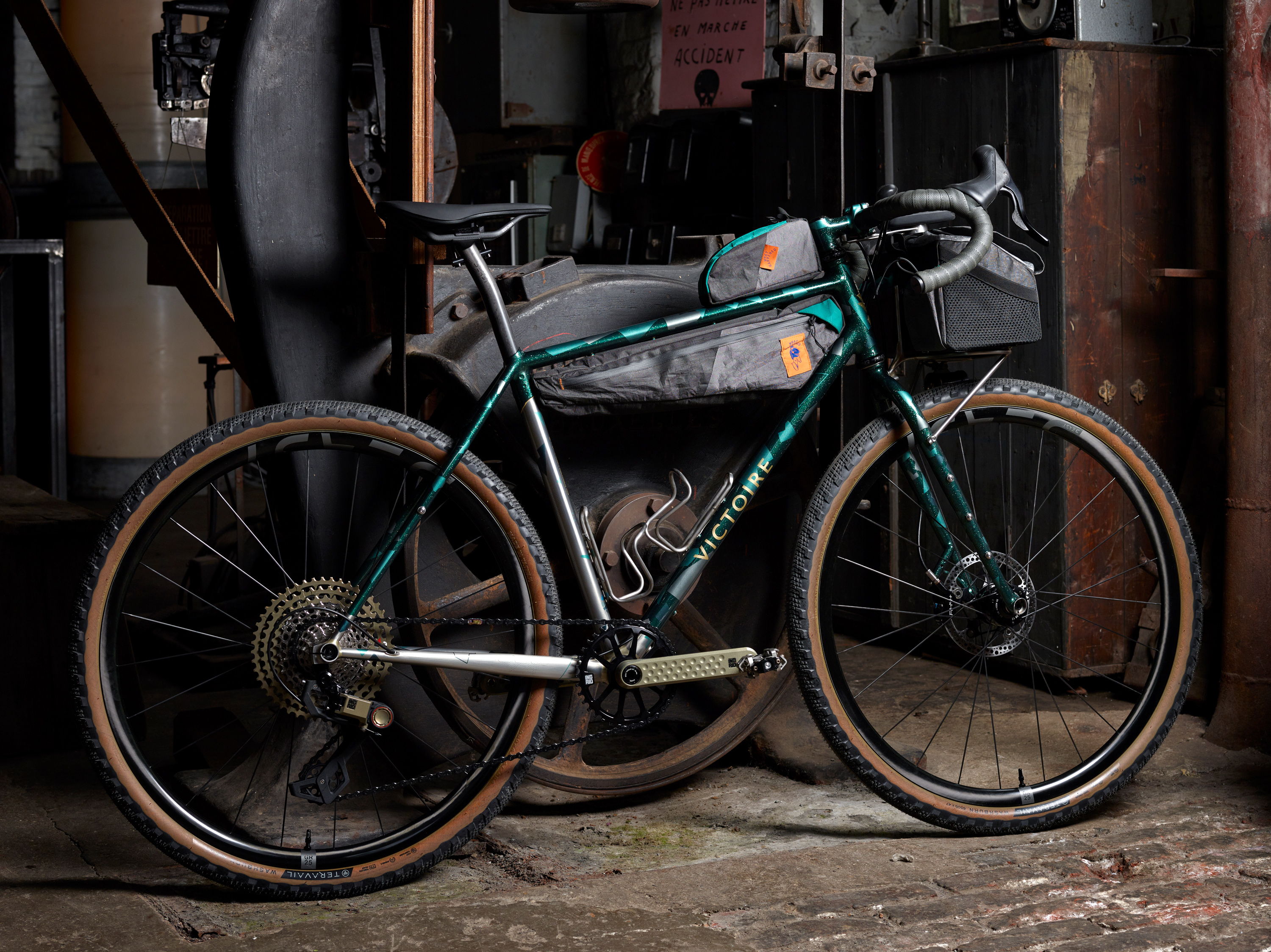 Cyclistes et vélos du Concours de Machines