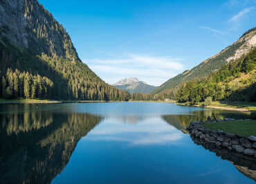 Le Lac de Montriond en été