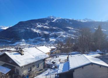 Vue sur les Arcs depuis le gîte, accès en 5 min en voiture au départ du funiculaire