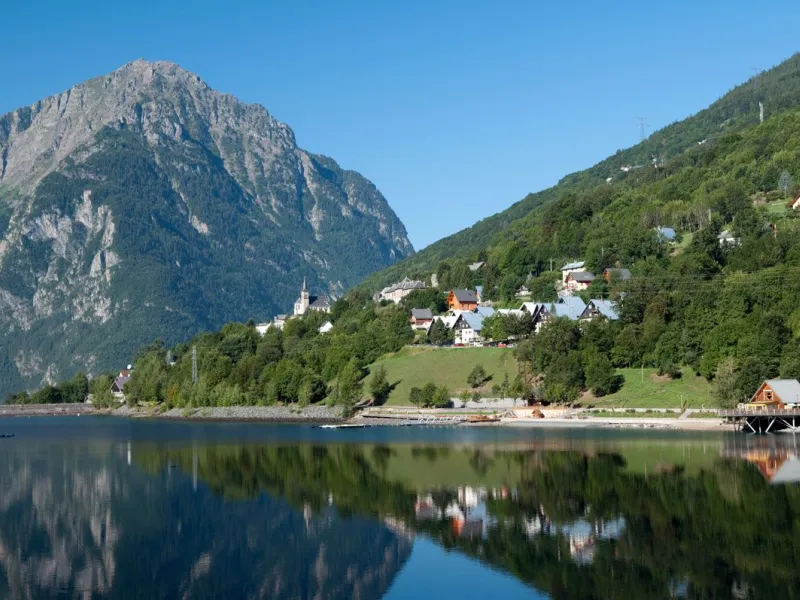 Plaine de l'Oisans et lac du Verney