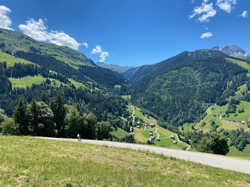 Areches et Vallee vers Saint Guerin