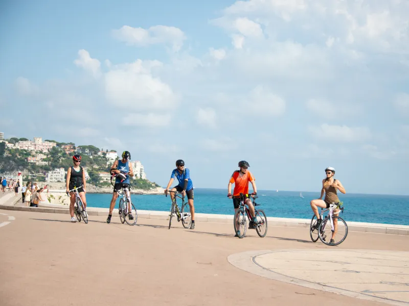 Arrivée de la Route des Grandes Alpes à Nice