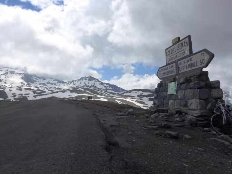 Au sommet de l'Iseran