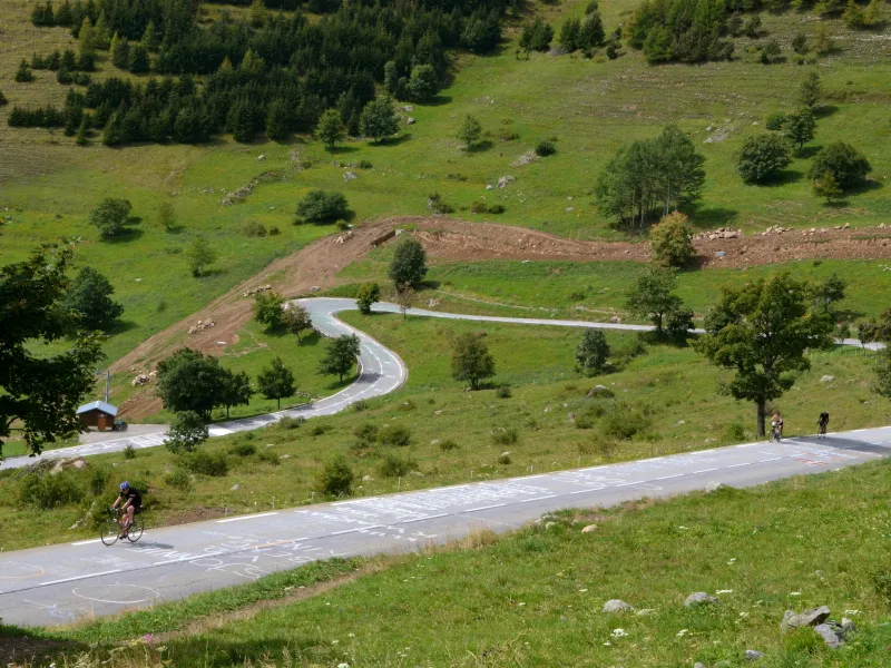 En montant vers l'Alpe d'Huez