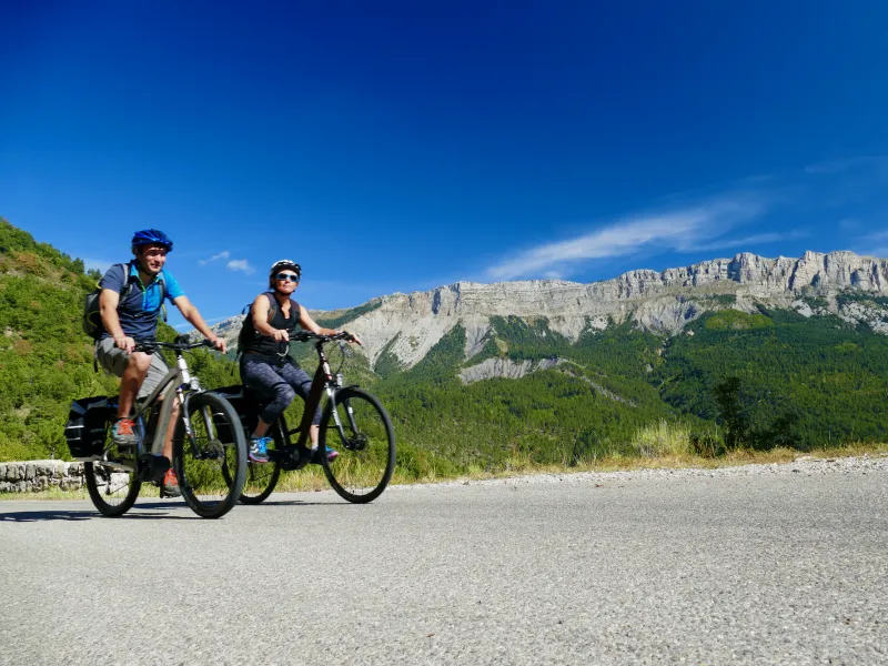 Falaises escarpées des Préalpes de Digne