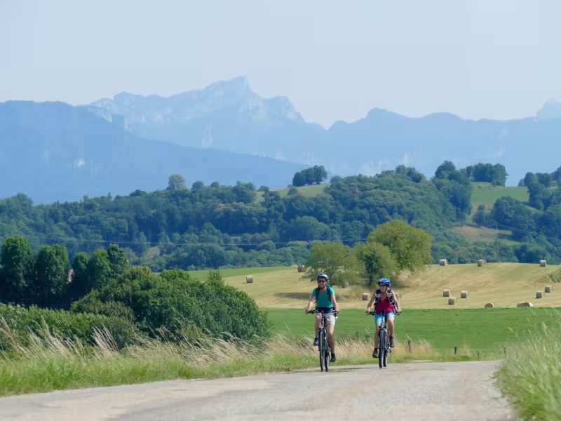 À vélo sur les routes de l'avant Pays Savoyard