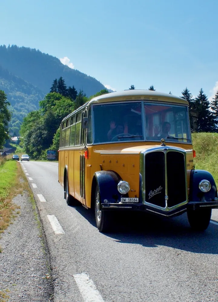 Ancien bus sur la RGA