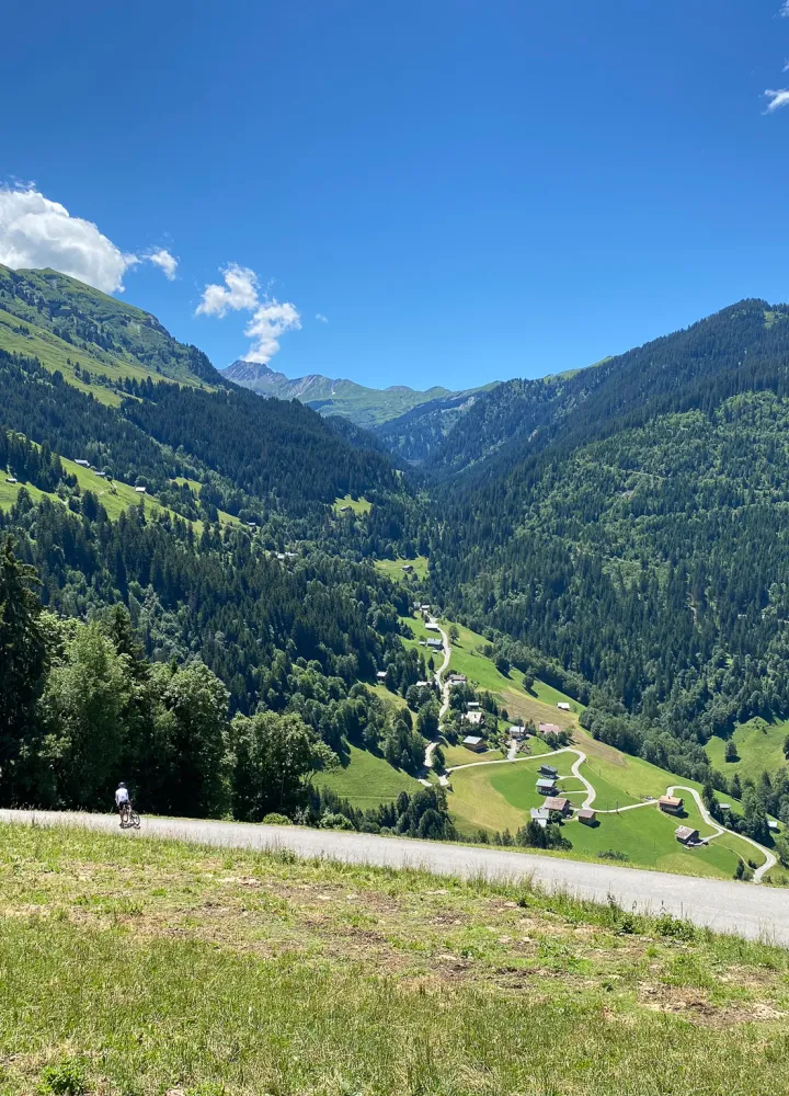 Areches et Vallee vers Saint Guerin