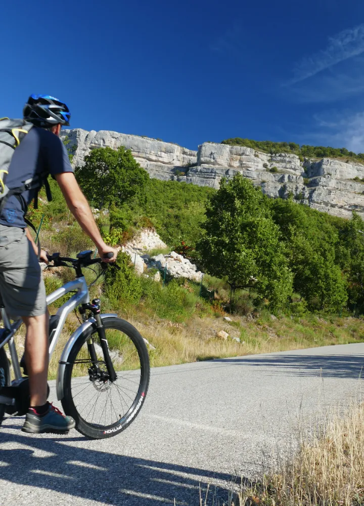 À vélo sur la Route des Pierres écrites 