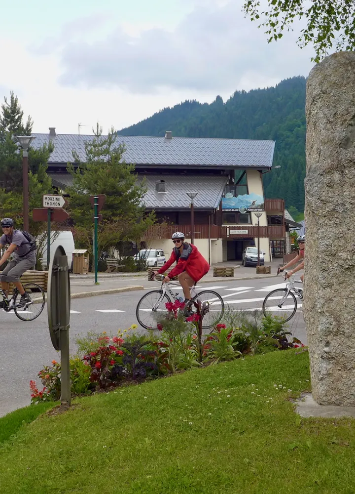 vélos au col des Gets