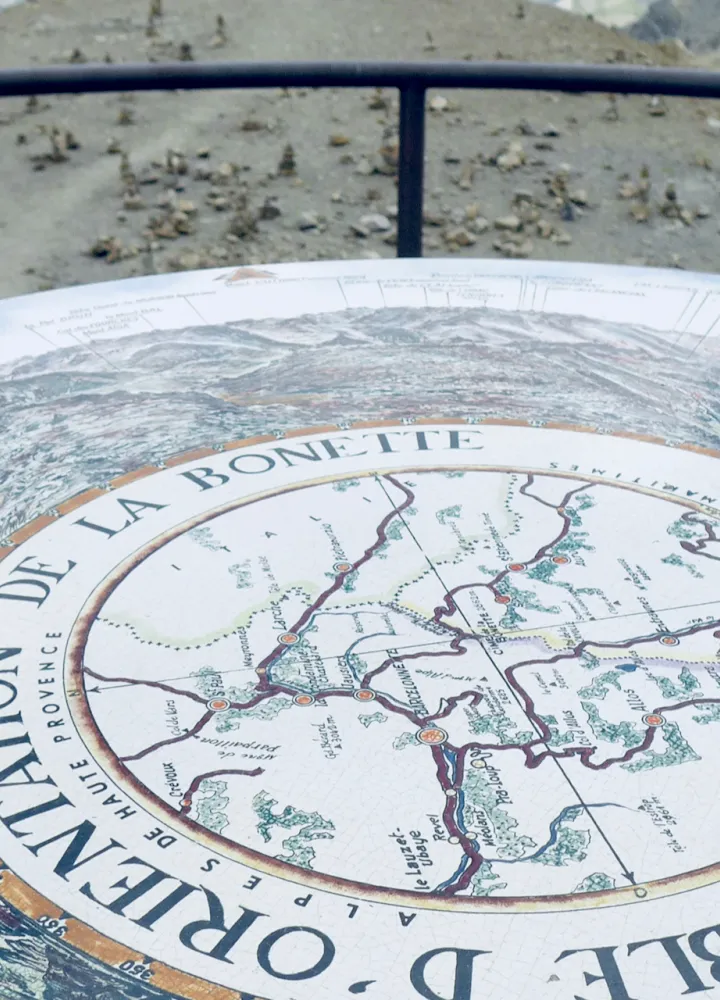 Table d'orientation de la Cime de la Bonette, plus haute Route d'Europe