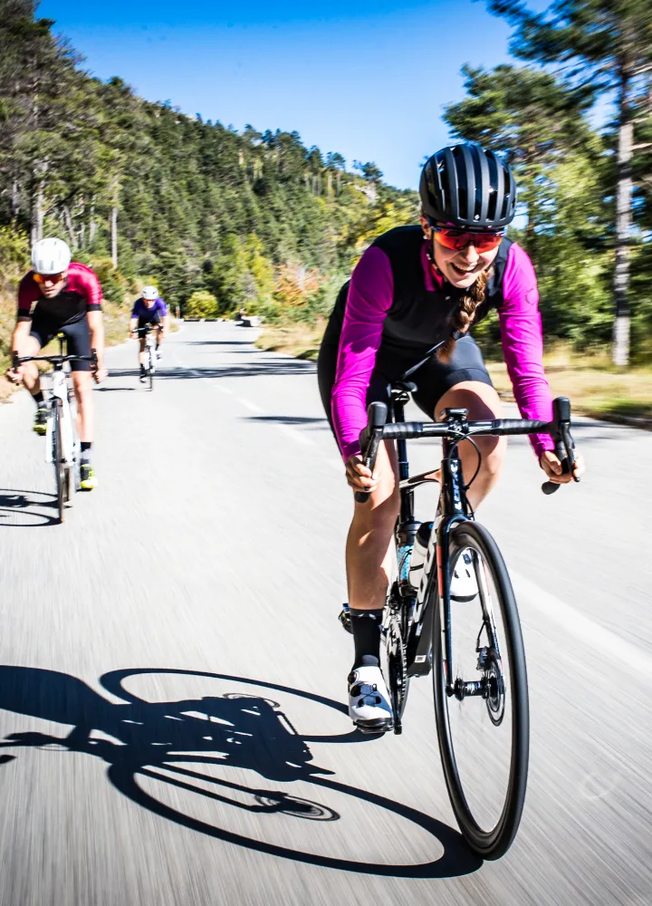 cycliste dans vallée de la tinée