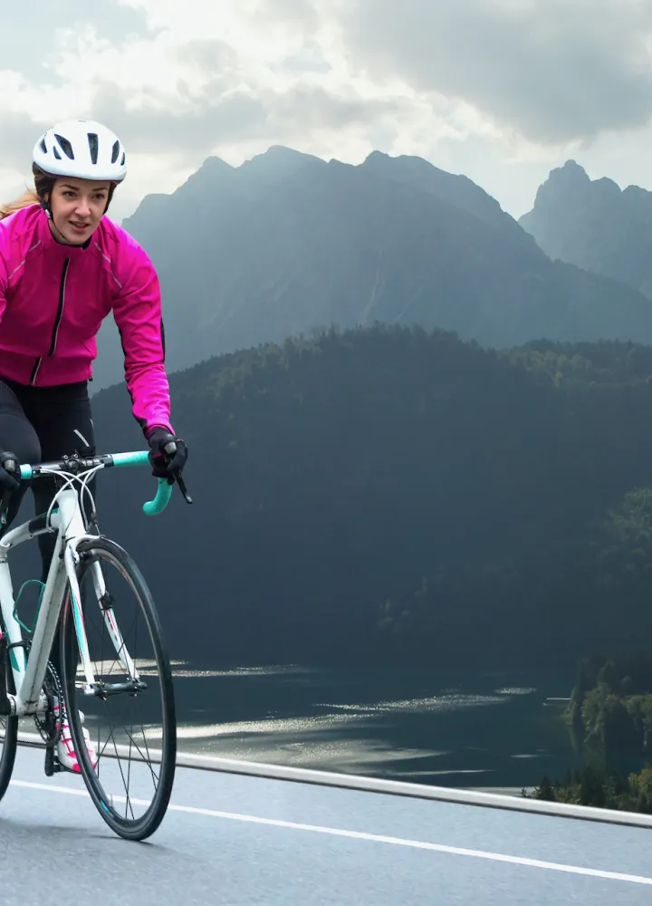 Traversée des Alpes à vélo sous la pluie