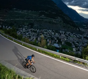 Cyclistes sur Route des Grandes Alpes