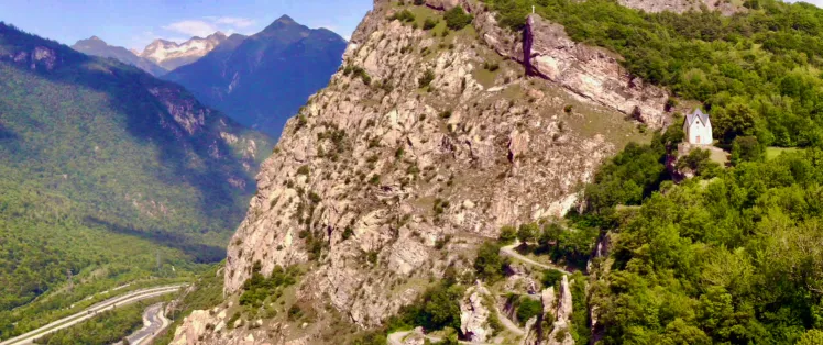 Les lacets de Montvernier dans la descente du col de Chaussy