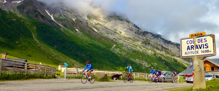 Passage du col des Aravis 