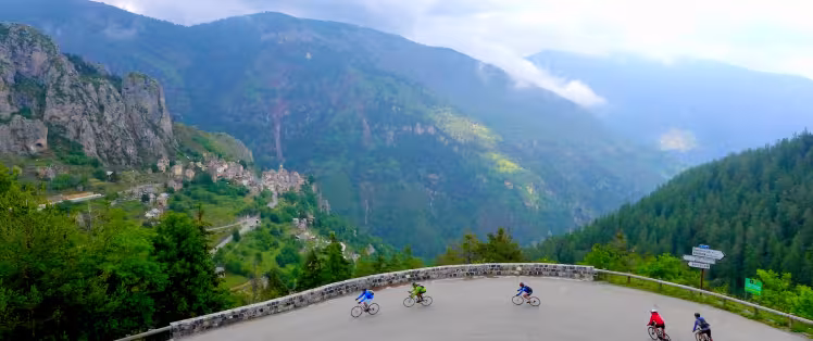 Versant sud-est du col de la Couillole