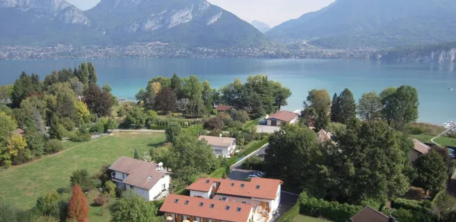L'Aurore du Lac ***