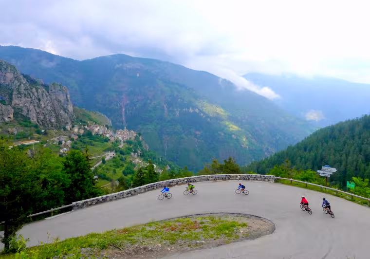 Versant sud-est du col de la Couillole