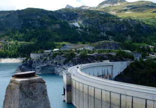 Le barrage de Tigne et le lac du Chevril