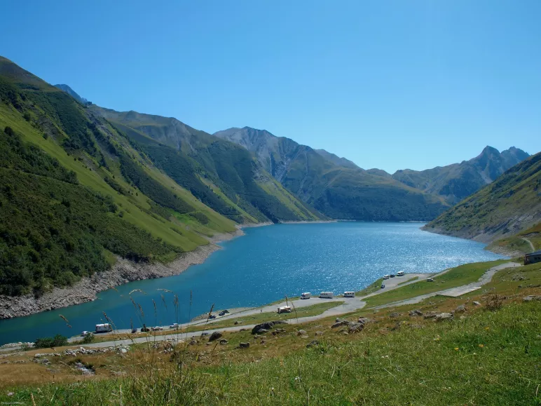 Le barrage et le lac de Grand’Maison 