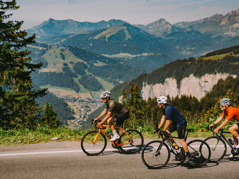 Cyclistes à Morzine-Avoriaz